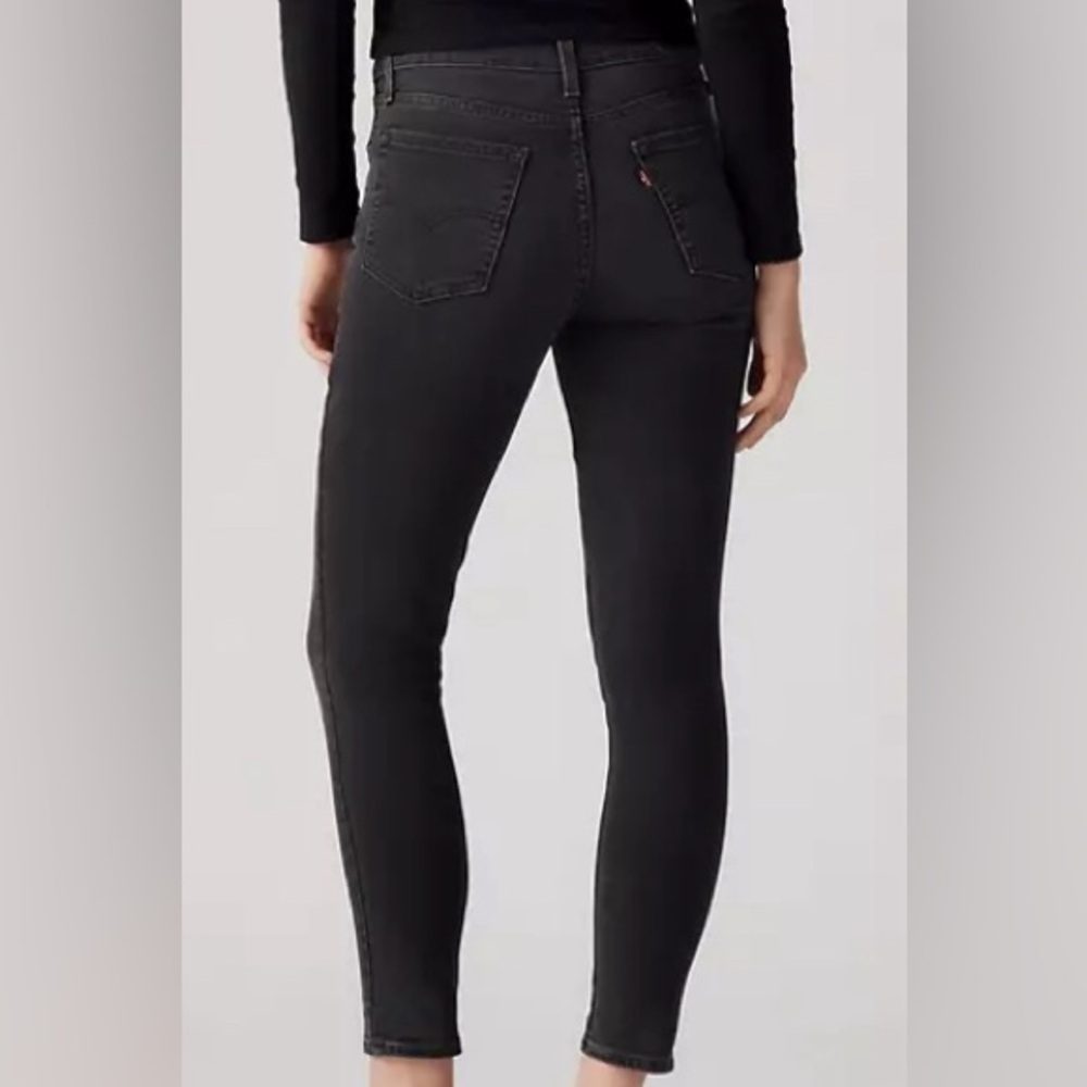 Levi's Women's Dark Gray Skinny Jeans - Picture 8 of 10